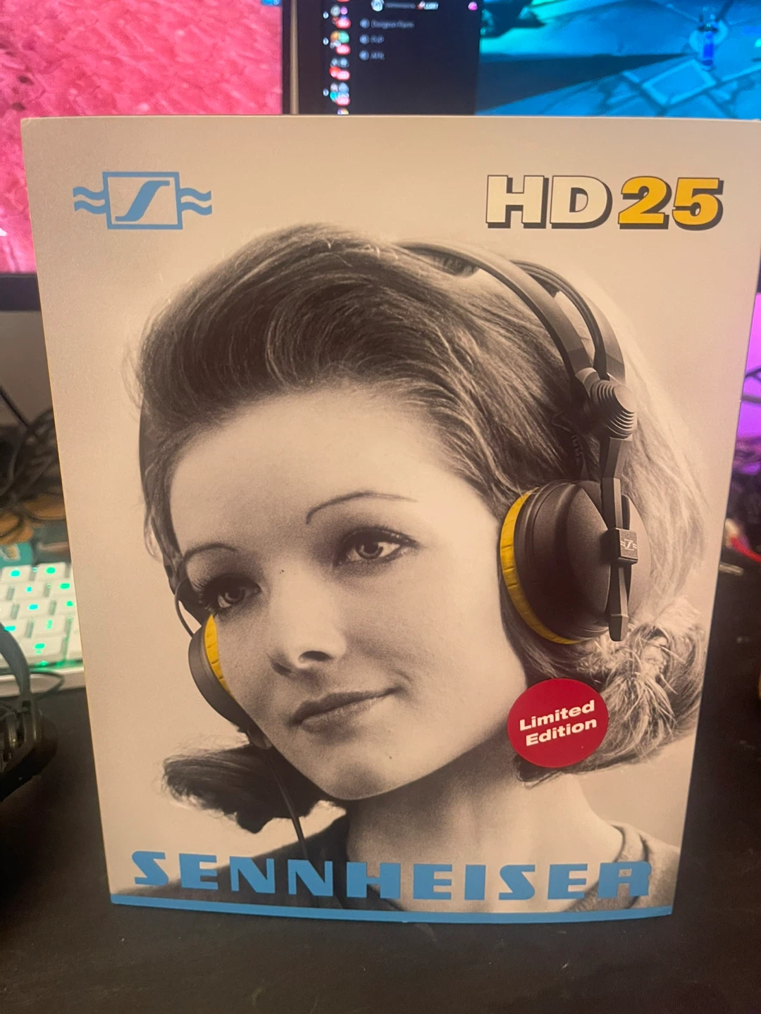 Sennheiser HD 25 Limited Edition Headphones - photo 5