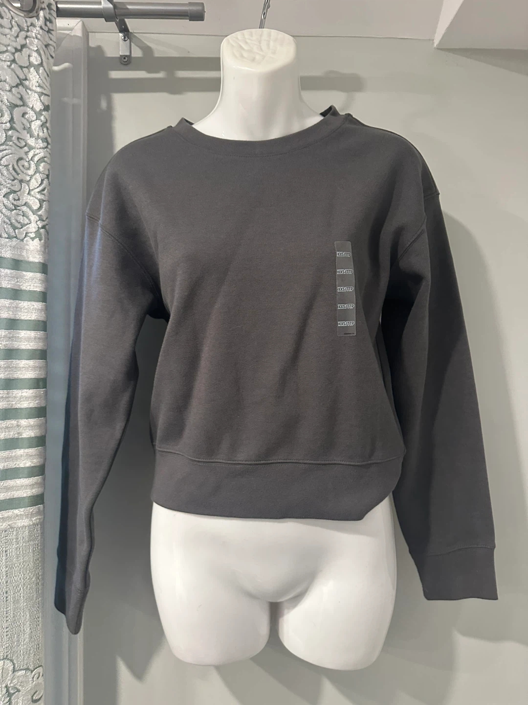 Uniqlo Women's Sweatshirt - XXS/TTP - Gray
