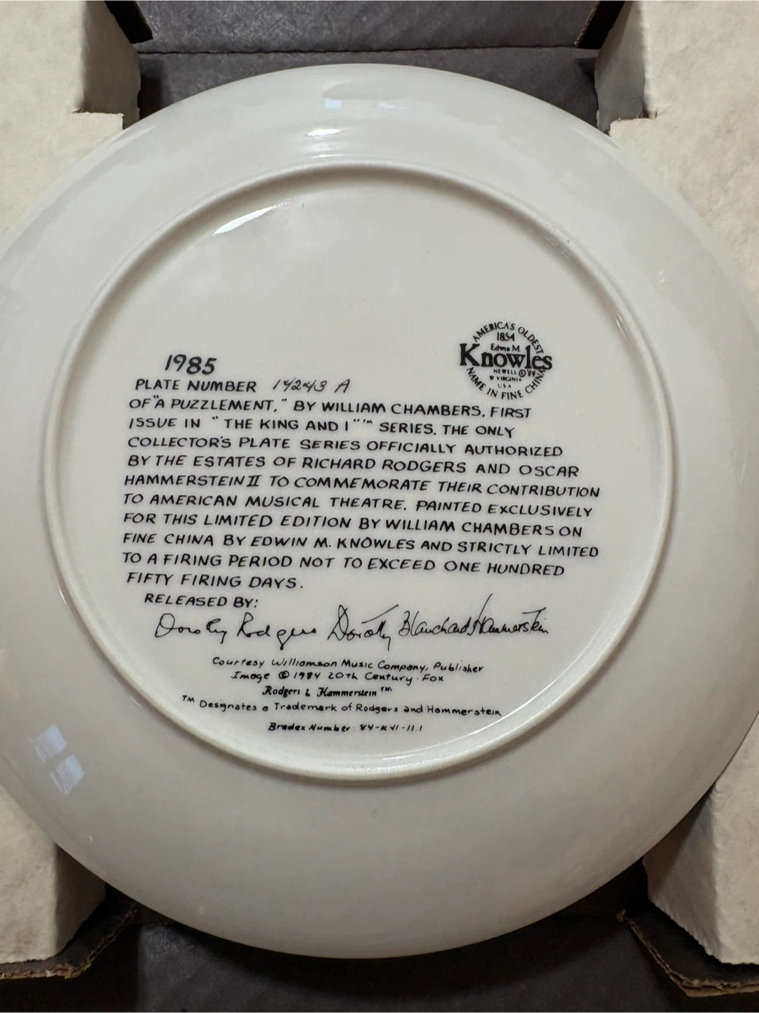 The King and I collector plate by William T. Chambers - photo 3
