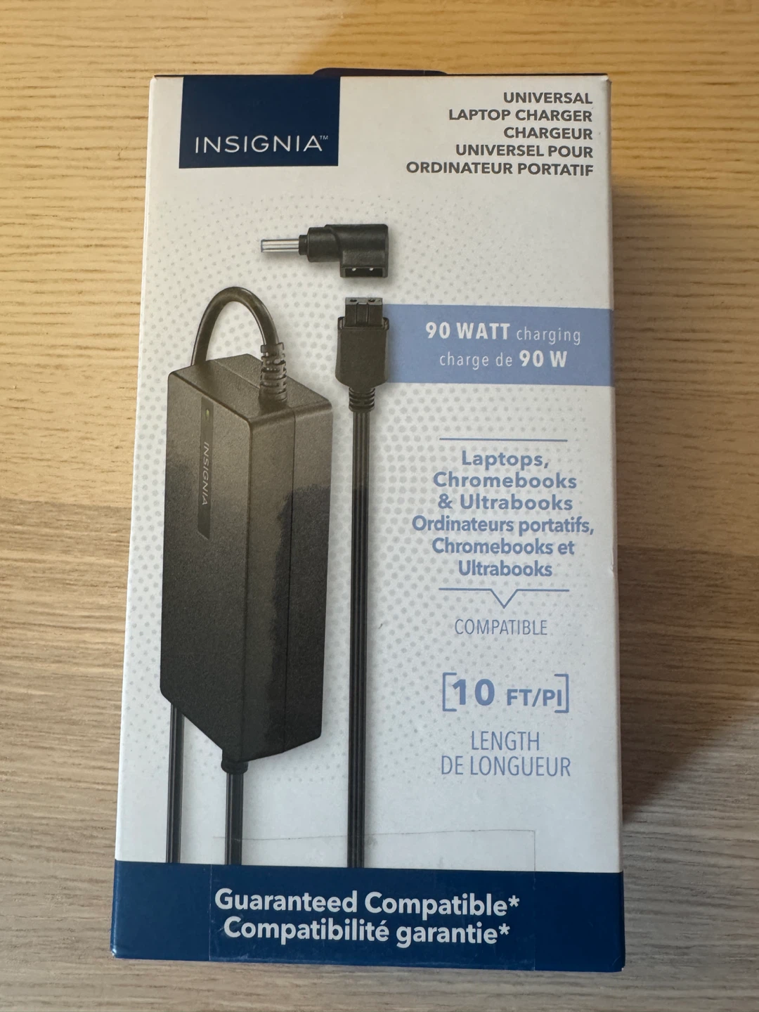 Insignia Universal Laptop Charger 90W