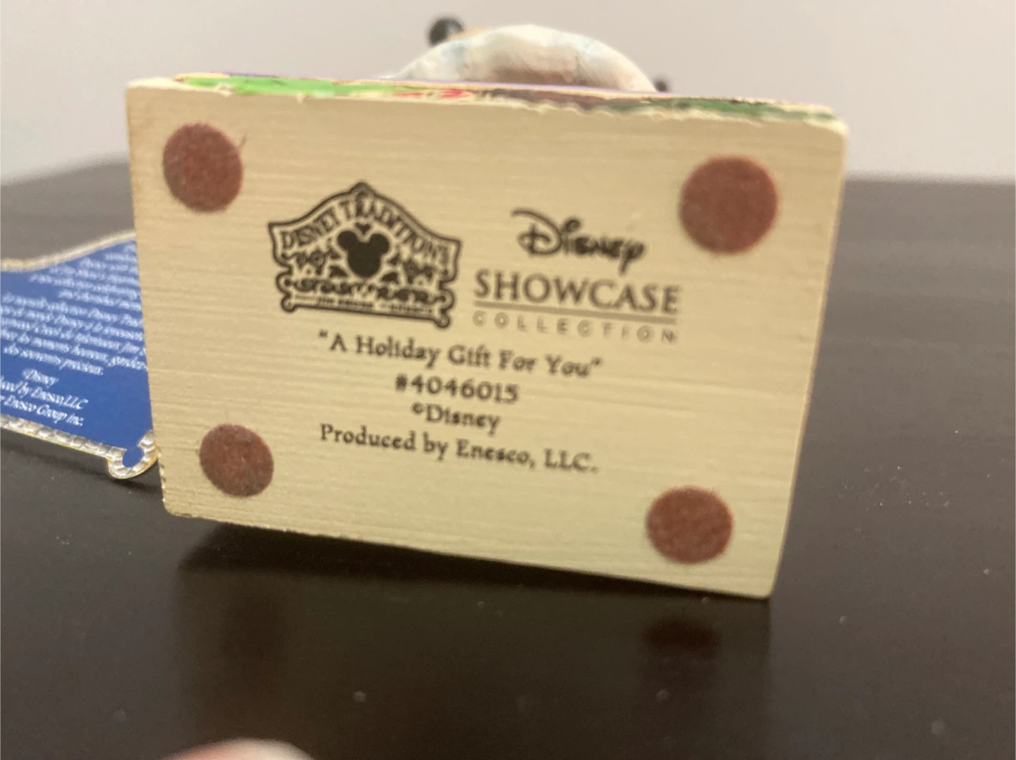 Disney Traditions Minnie Mouse "A Holiday Gift For You" Figurine - photo 3