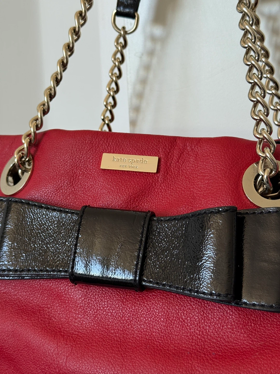 Kate Spade Red Leather Tote Bag with Black Bow and Chain Straps - photo 2