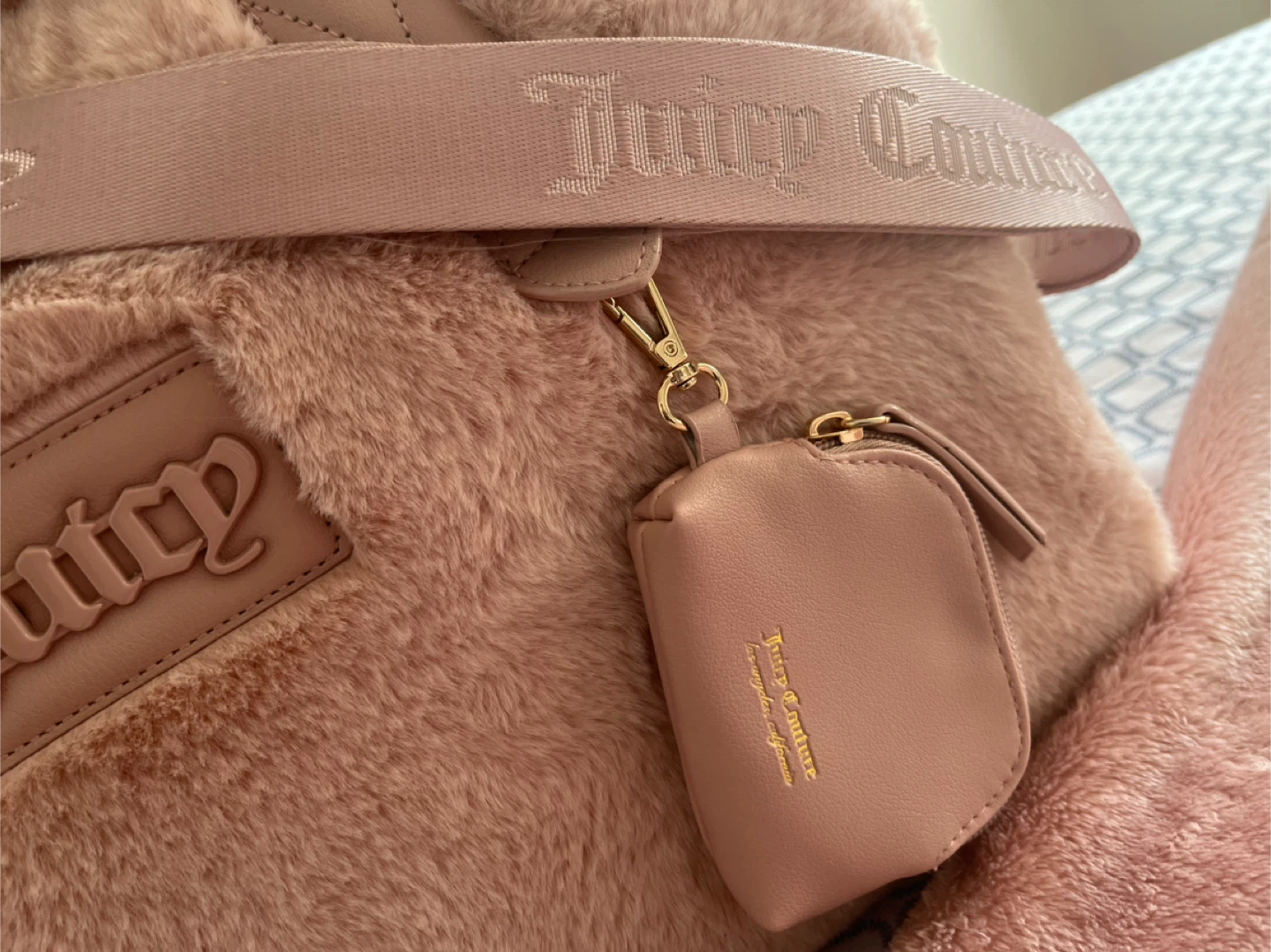 Juicy Couture Pink Faux Fur Duffle Bag with Matching Pouch - photo 3