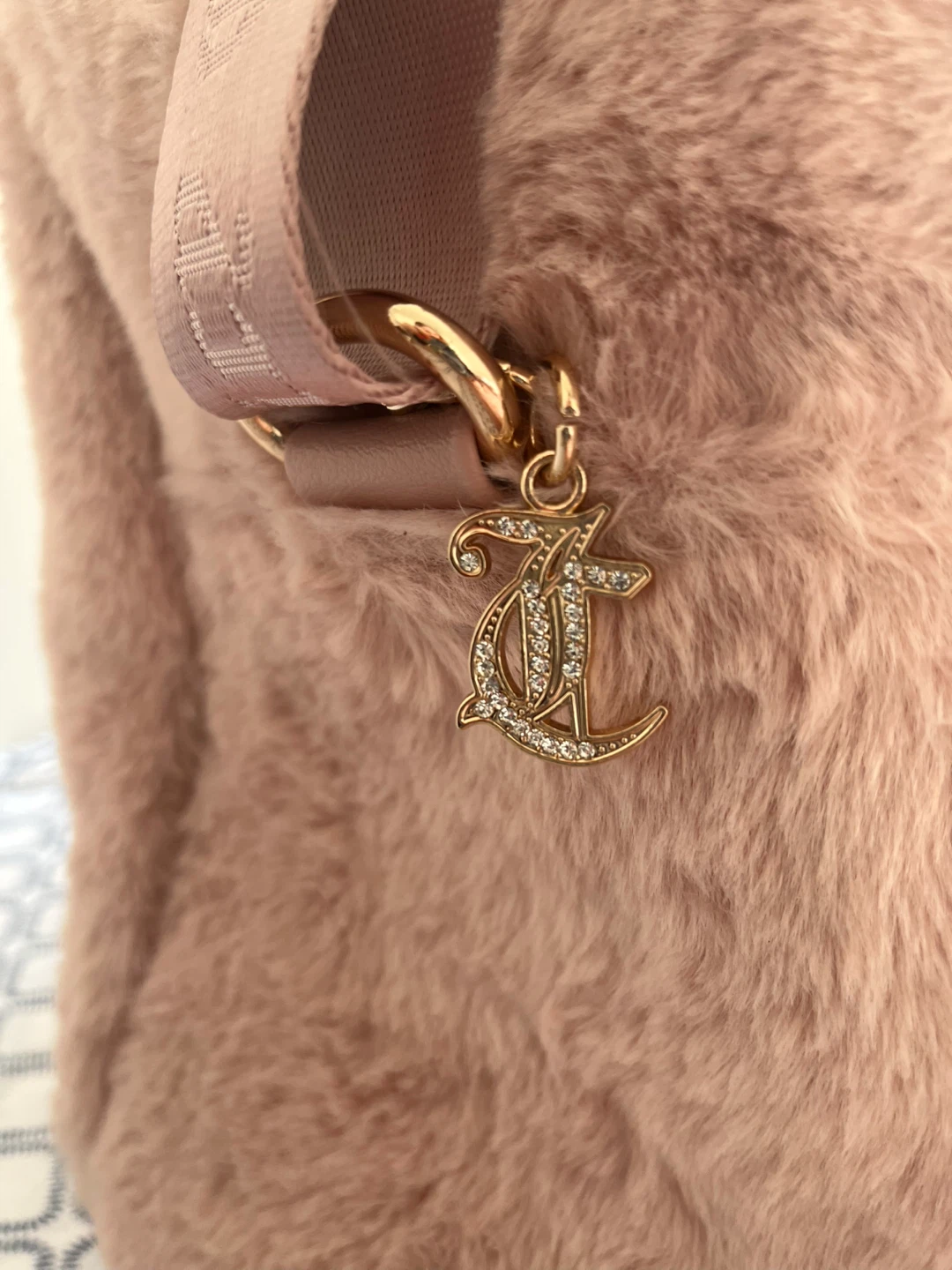 Juicy Couture Pink Faux Fur Duffle Bag with Matching Pouch - photo 4