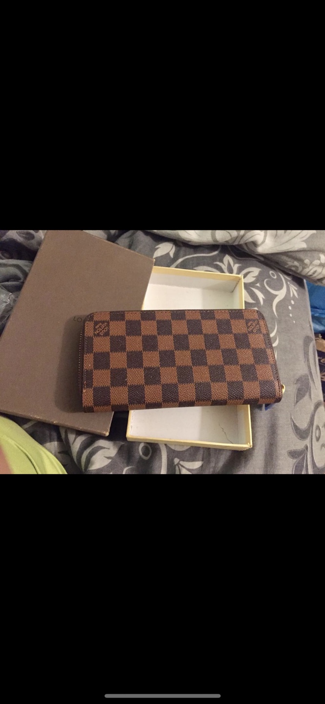 Louis Vuitton Damier Ebene Zippy Wallet