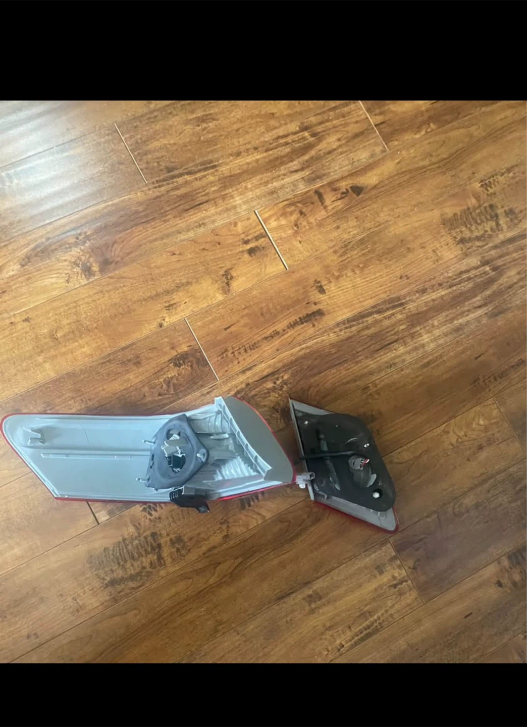 Used Car Tail Light Assembly - photo 3