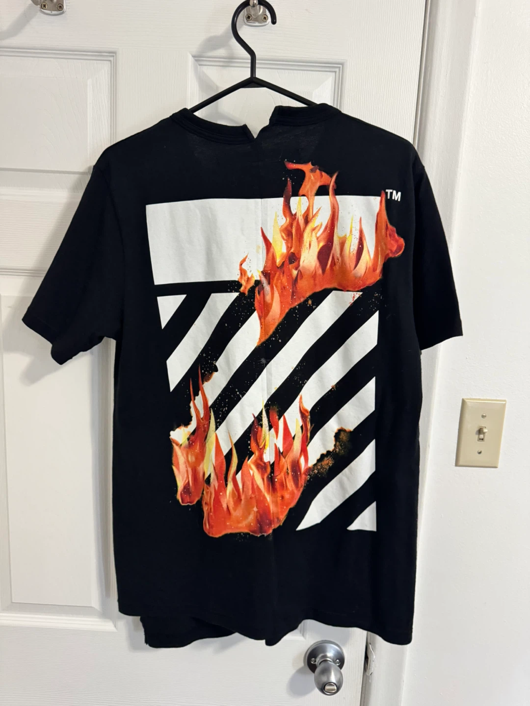 Off-White "Main Label" Black Flaming Hands T-Shirt - photo 4