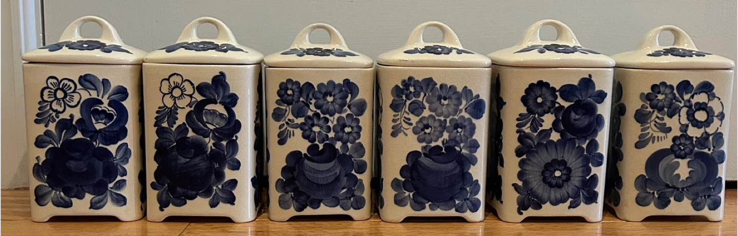 Set of 6 Ceramic Canisters Blue Floral Design