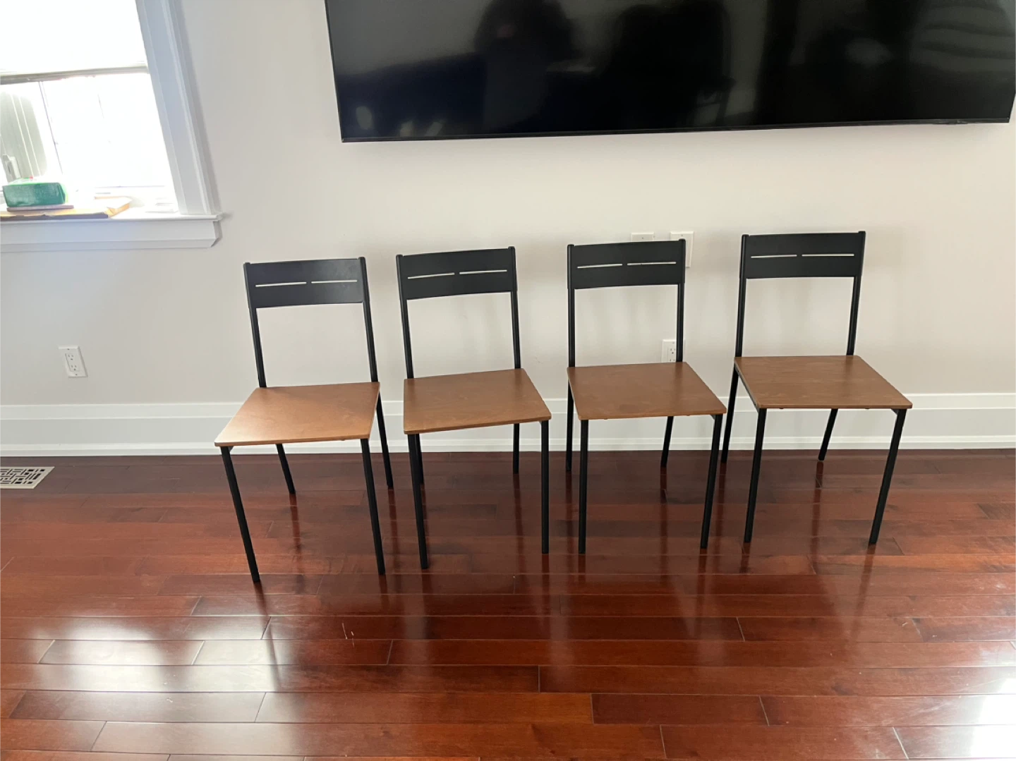 Set of 4 Modern Dining Chairs metal and wood
