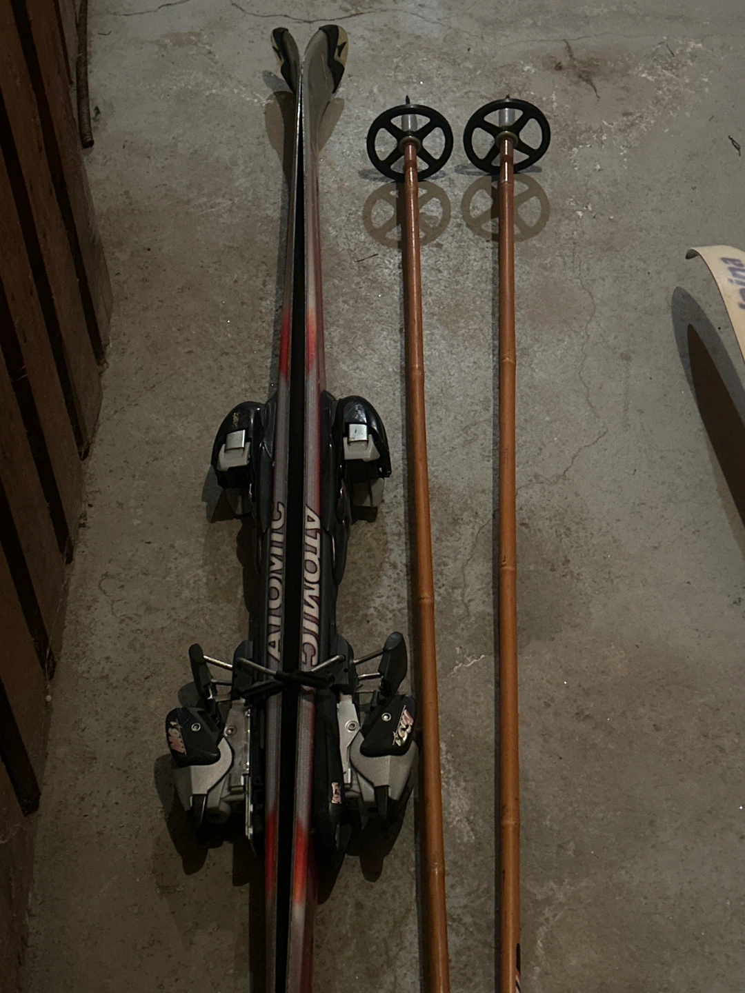 Atomic Skis with Marker Bindings and Poles