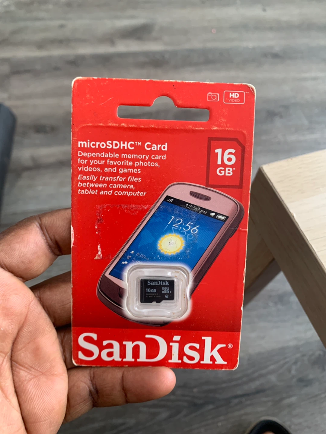 SanDisk 16GB micro SDHC Card