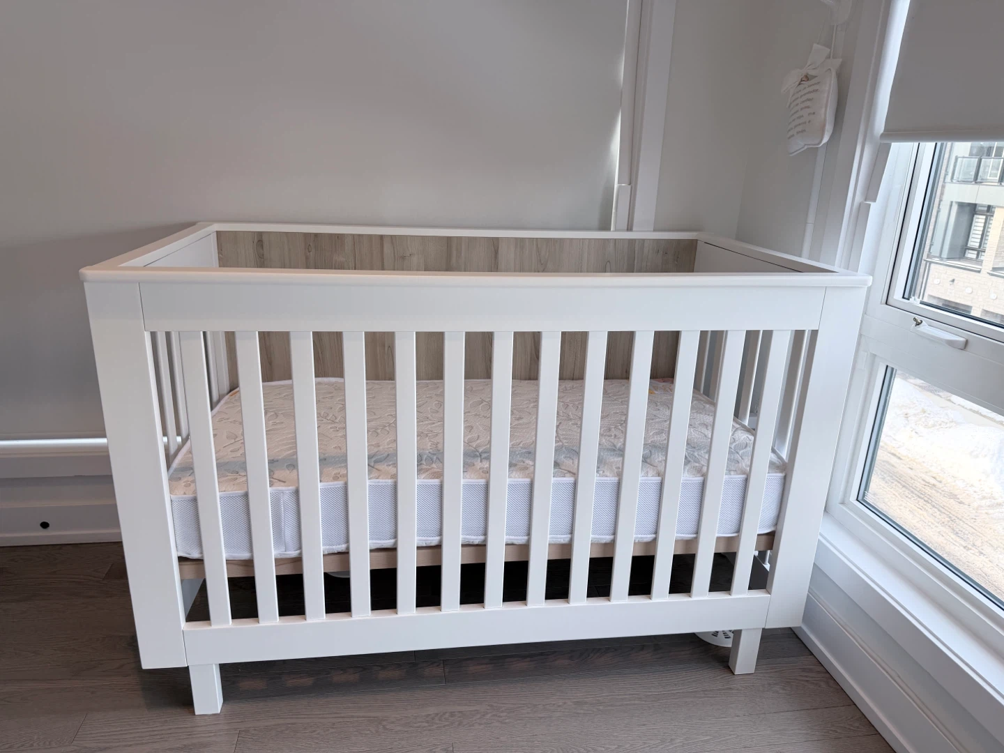 Metro Convertible Crib by Natart