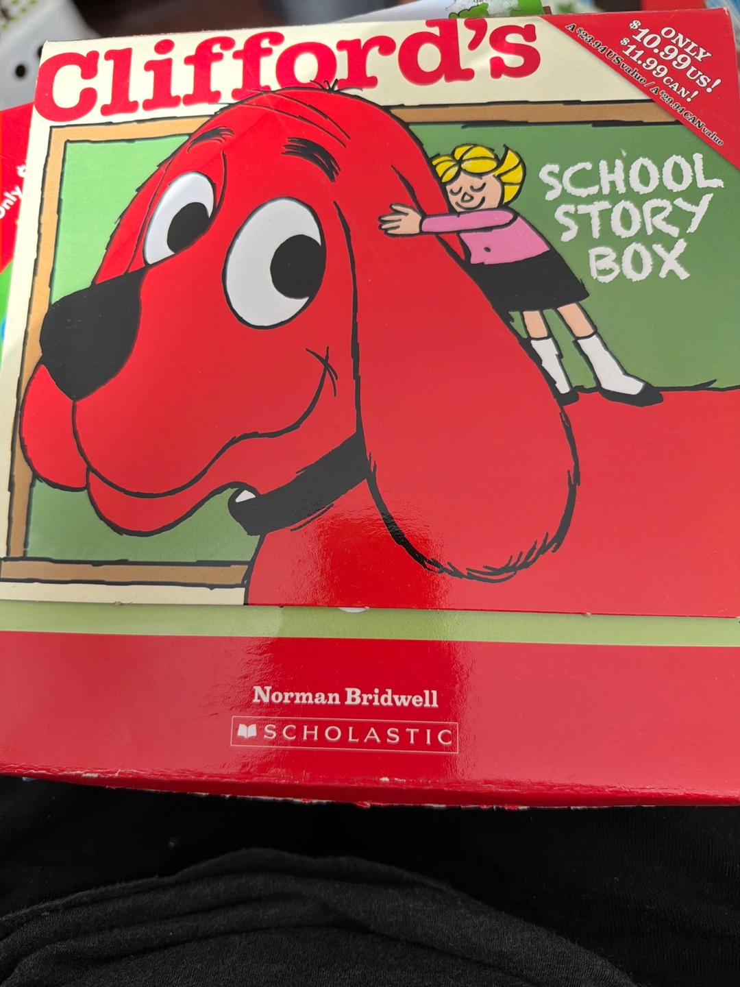 Clifford's School Story Box by Scholastic