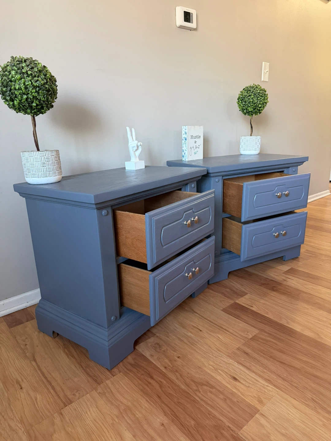 ✨🩶Gorgeous solid oak nightstands🩶✨ - photo 3