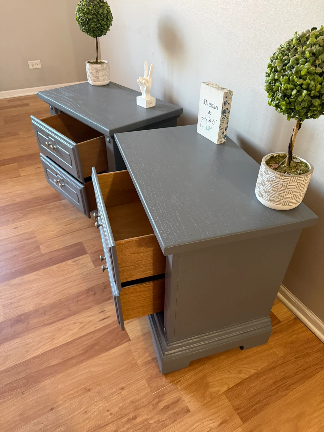 ✨🩶Gorgeous solid oak nightstands🩶✨ - photo 4