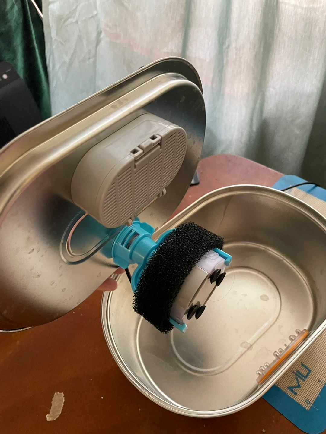 Water fountain for cats - photo 4