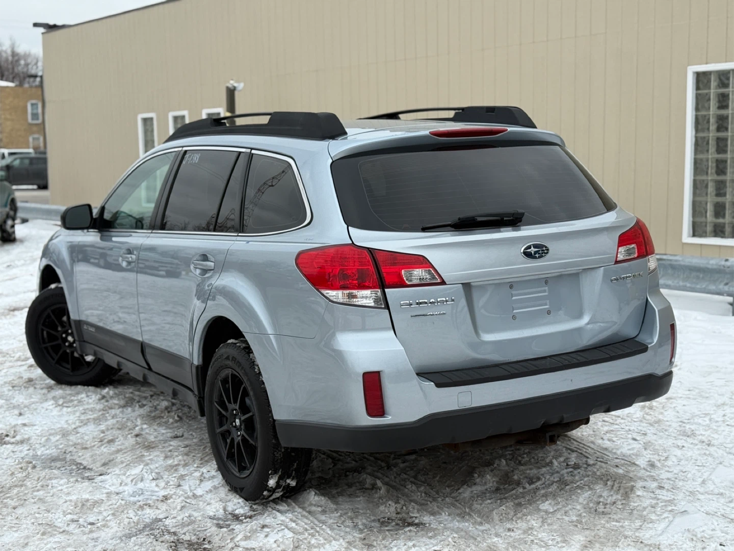 2013 Subaru Outback 2.5i Premium Silver - photo 4