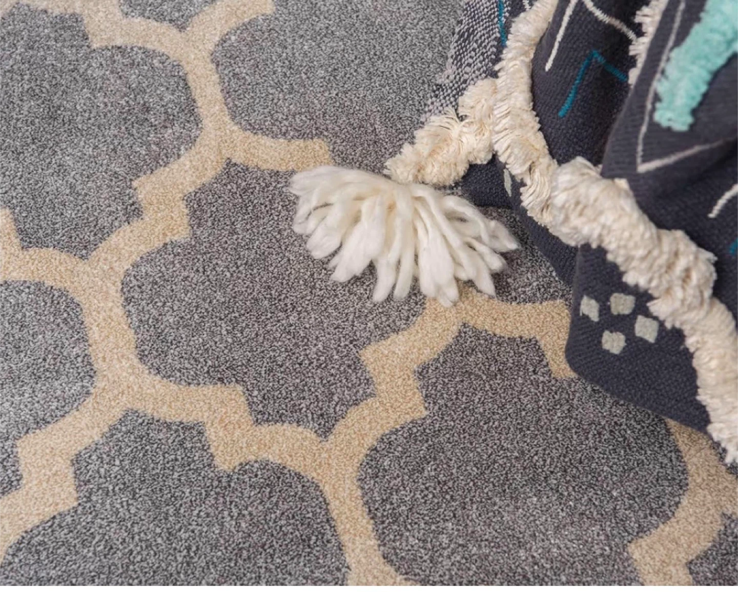 Gray Quatrefoil Area Rug - 7'1" x 10' - photo 3