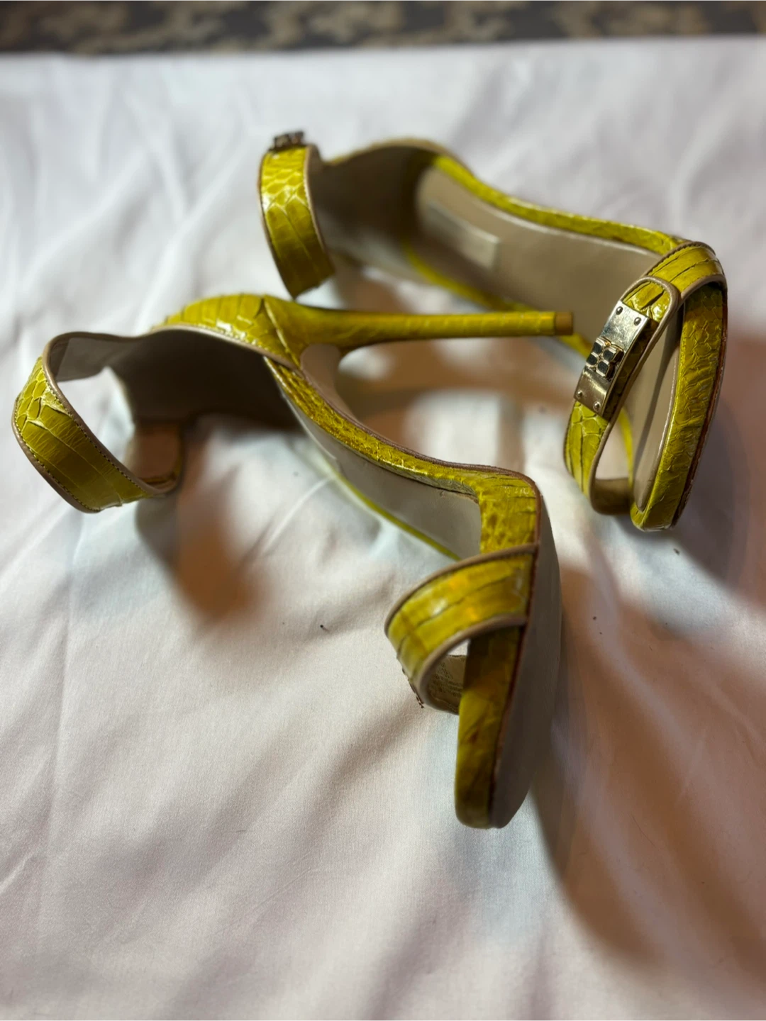 BCBGMAXAZRIA Yellow Stiletto Heels - photo 4