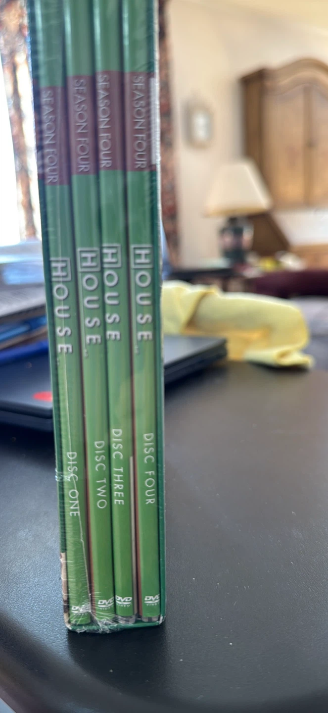 Season Four DVD Set-House M.D. - photo 2