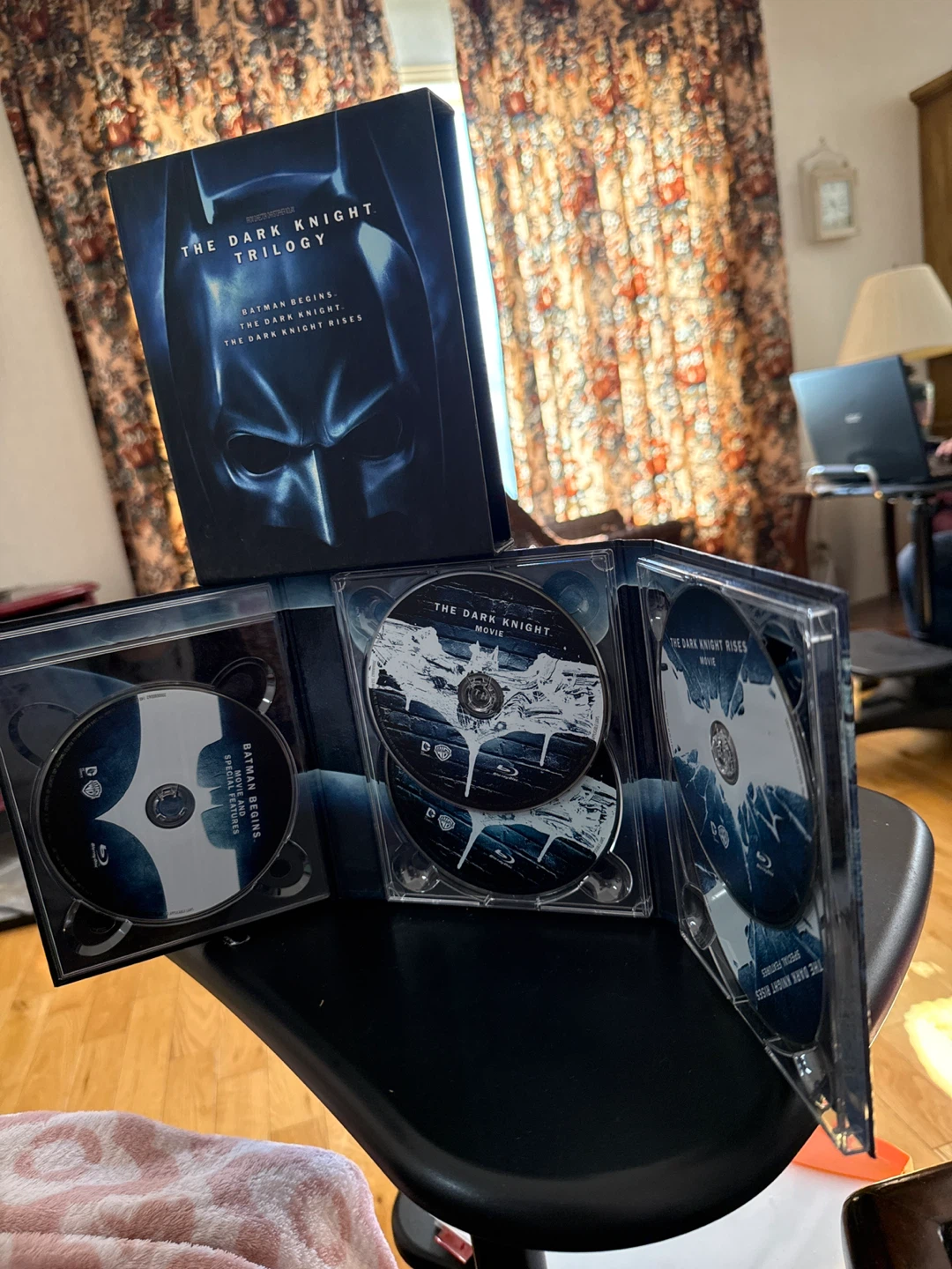 The Dark Knight Trilogy Blu-ray Box Set - photo 5