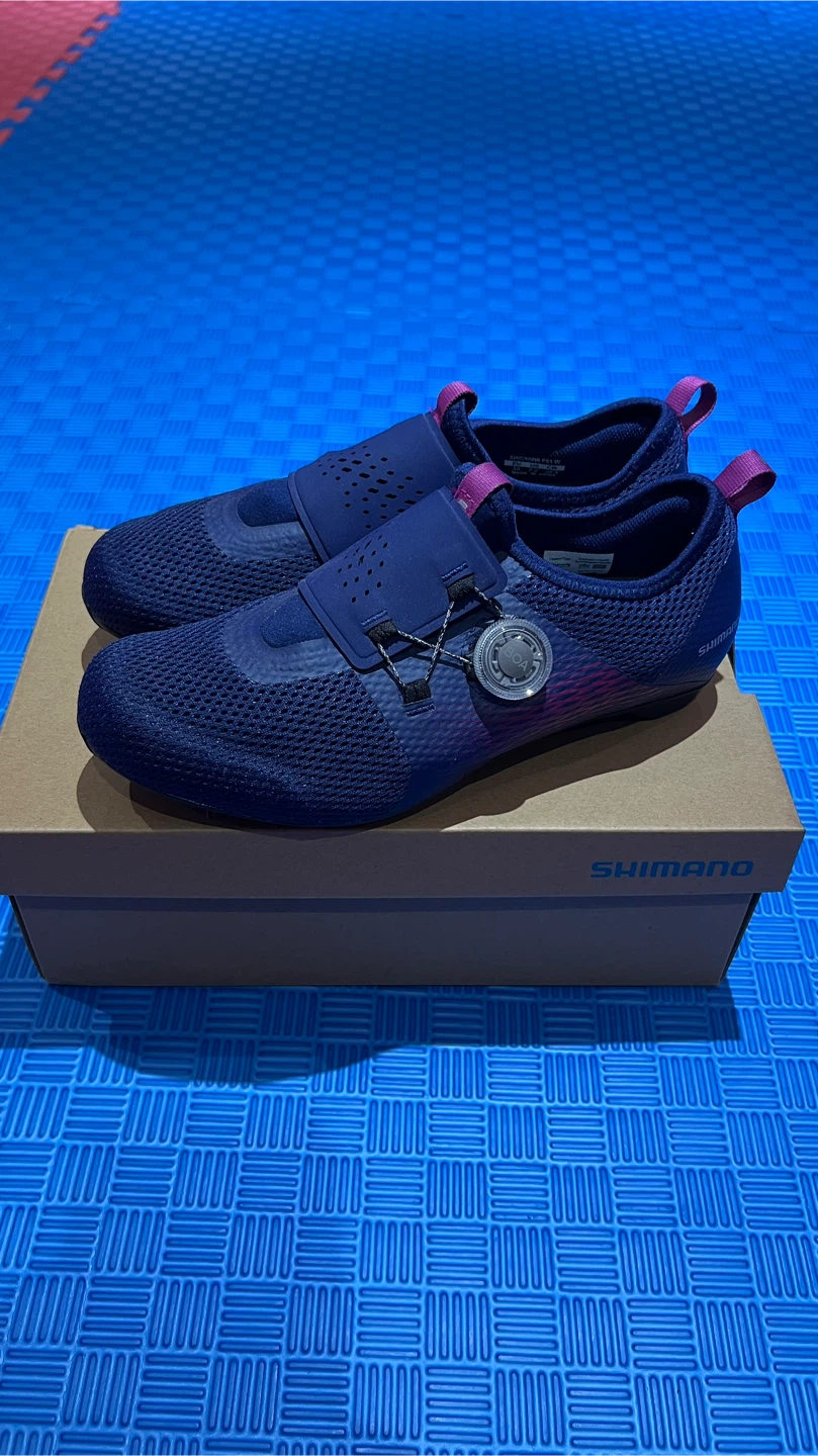 Shimano IC5 Women's Cycling Shoes - Like New EU39 - photo 2