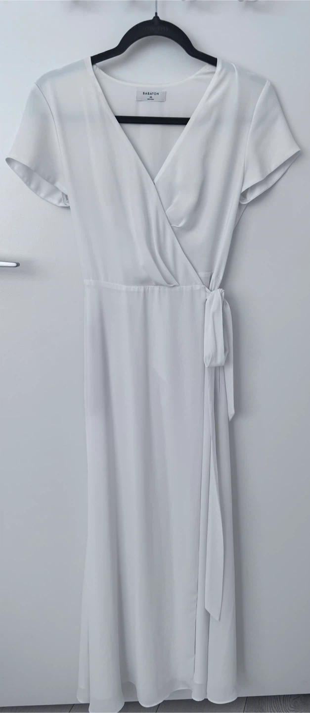 Aritzia Babaton White Wrap Dress XS