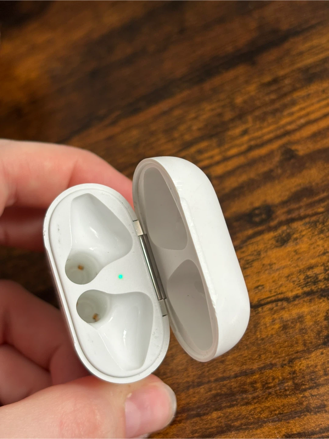 Apple AirPods (2nd Gen) Charging Case & Earbuds - photo 4