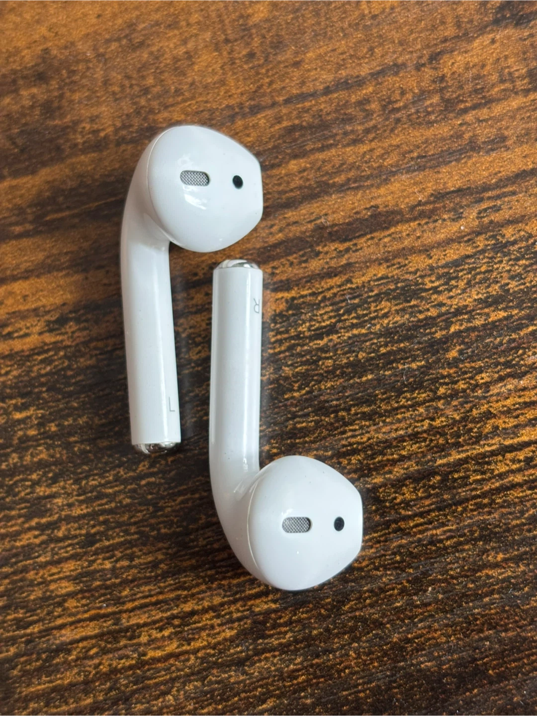 Apple AirPods (2nd Gen) Charging Case & Earbuds - photo 2