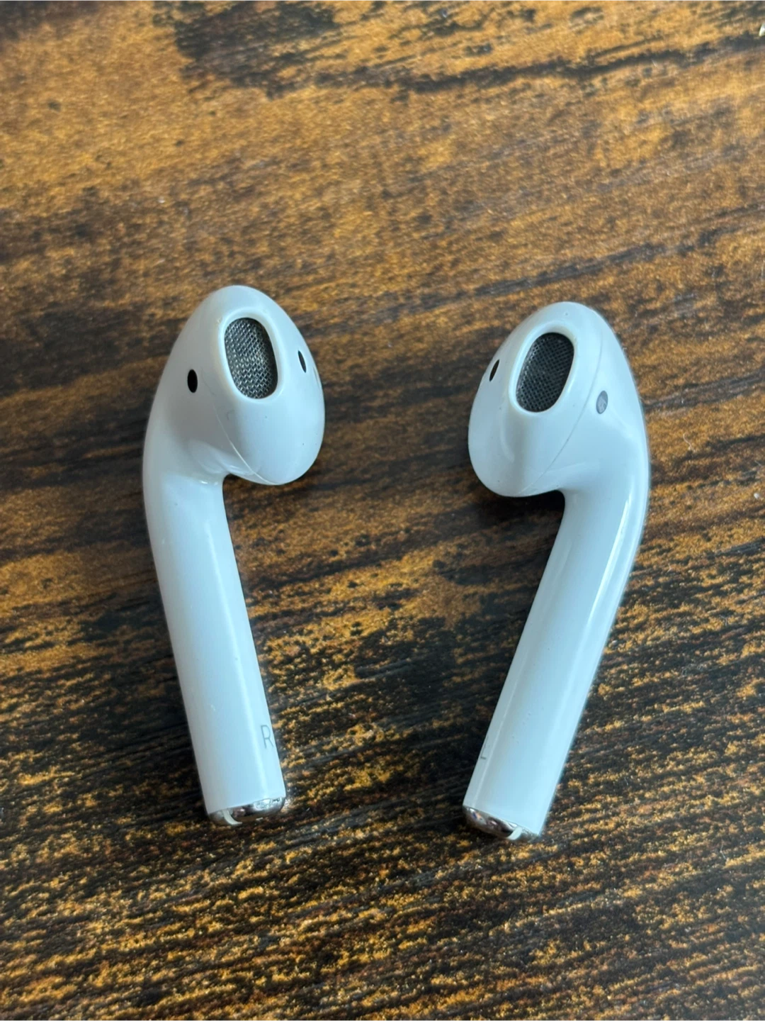 Apple AirPods (2nd Gen) Charging Case & Earbuds - photo 3