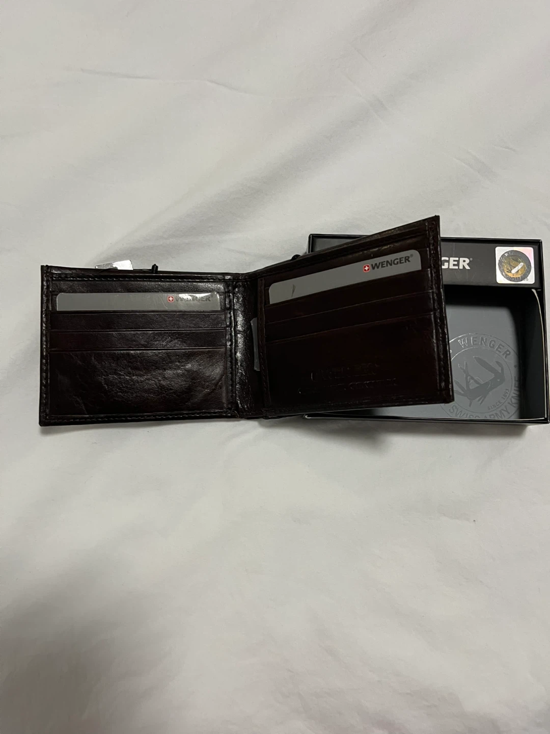 New Men's Bi-Fold Wallet - photo 3