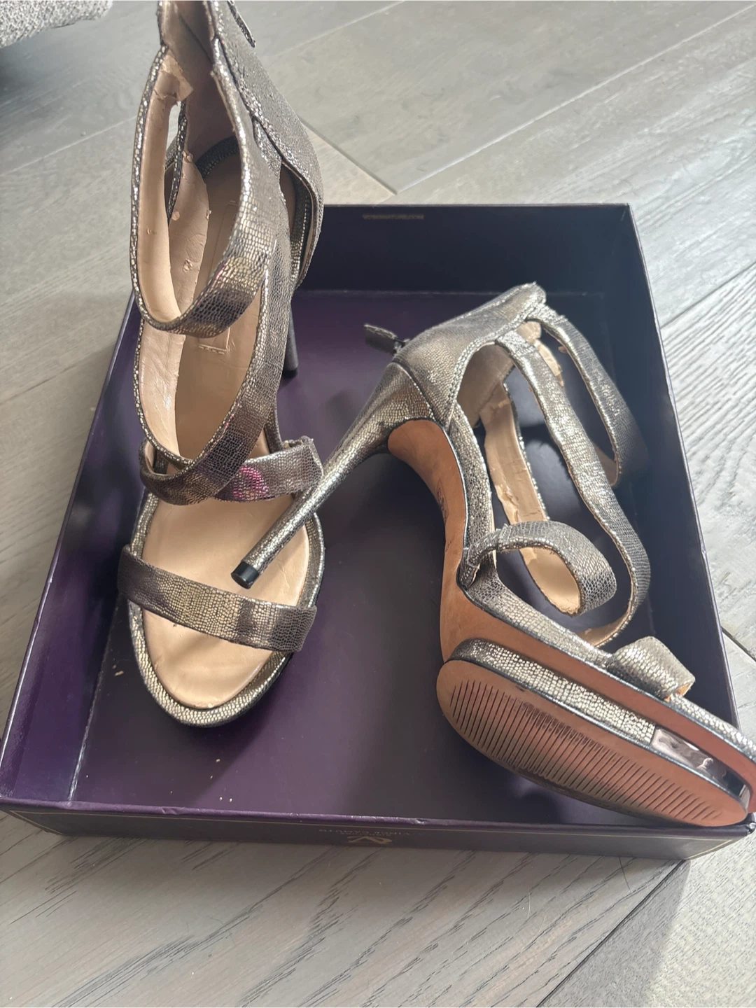 Gold shoes - photo 2