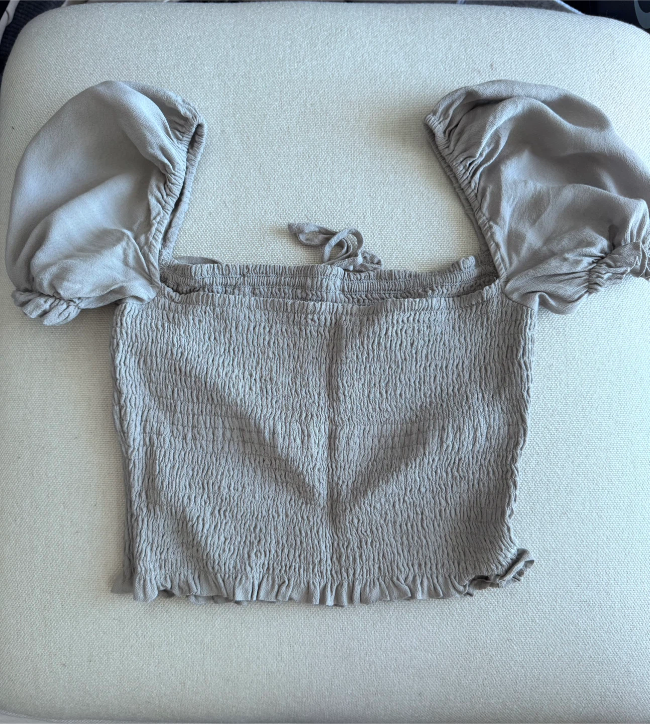 Aritzia Smocked Puff Sleeve Crop Top - photo 2