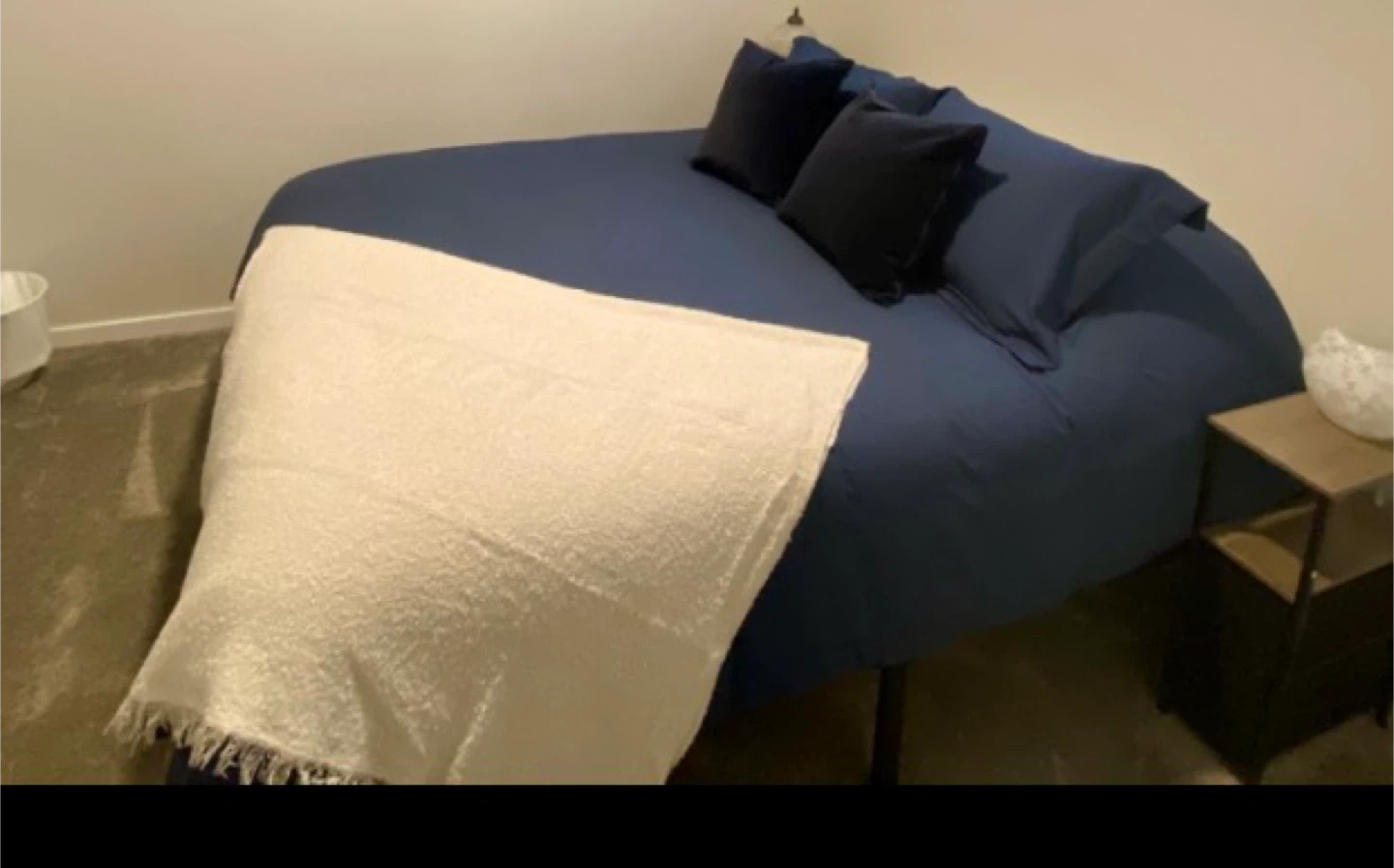 Bed sure Brand New in Package King Duvet Cover Set - photo 3