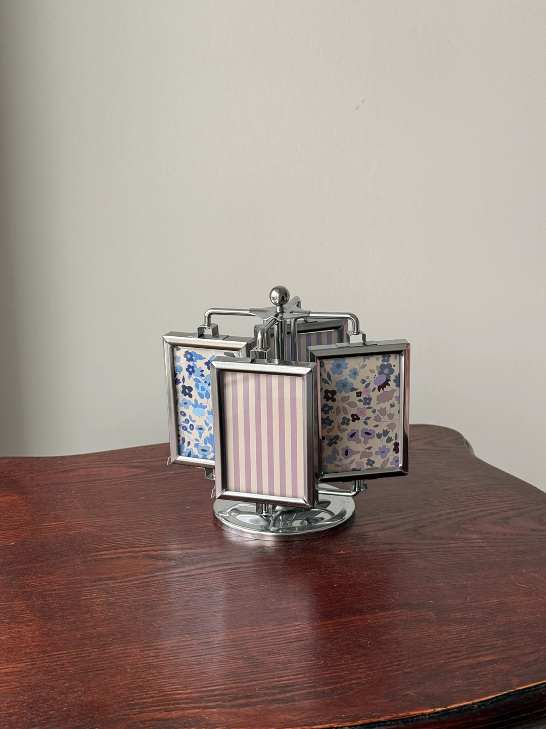 Silver Rotating Photo Frame Display