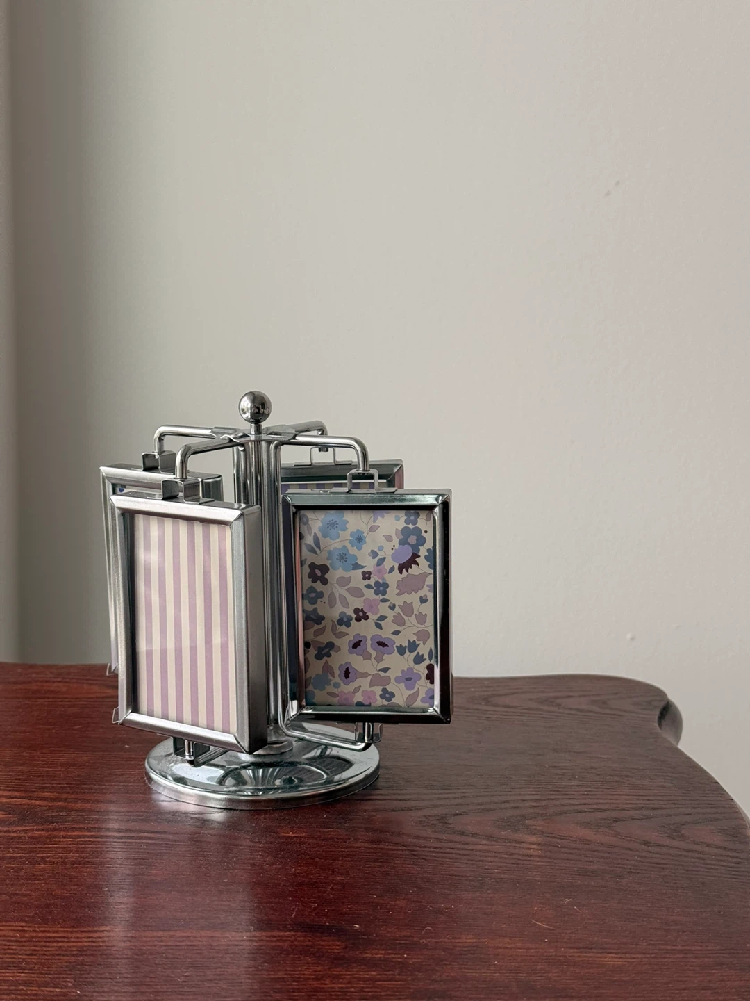Silver Rotating Photo Frame Display - photo 3