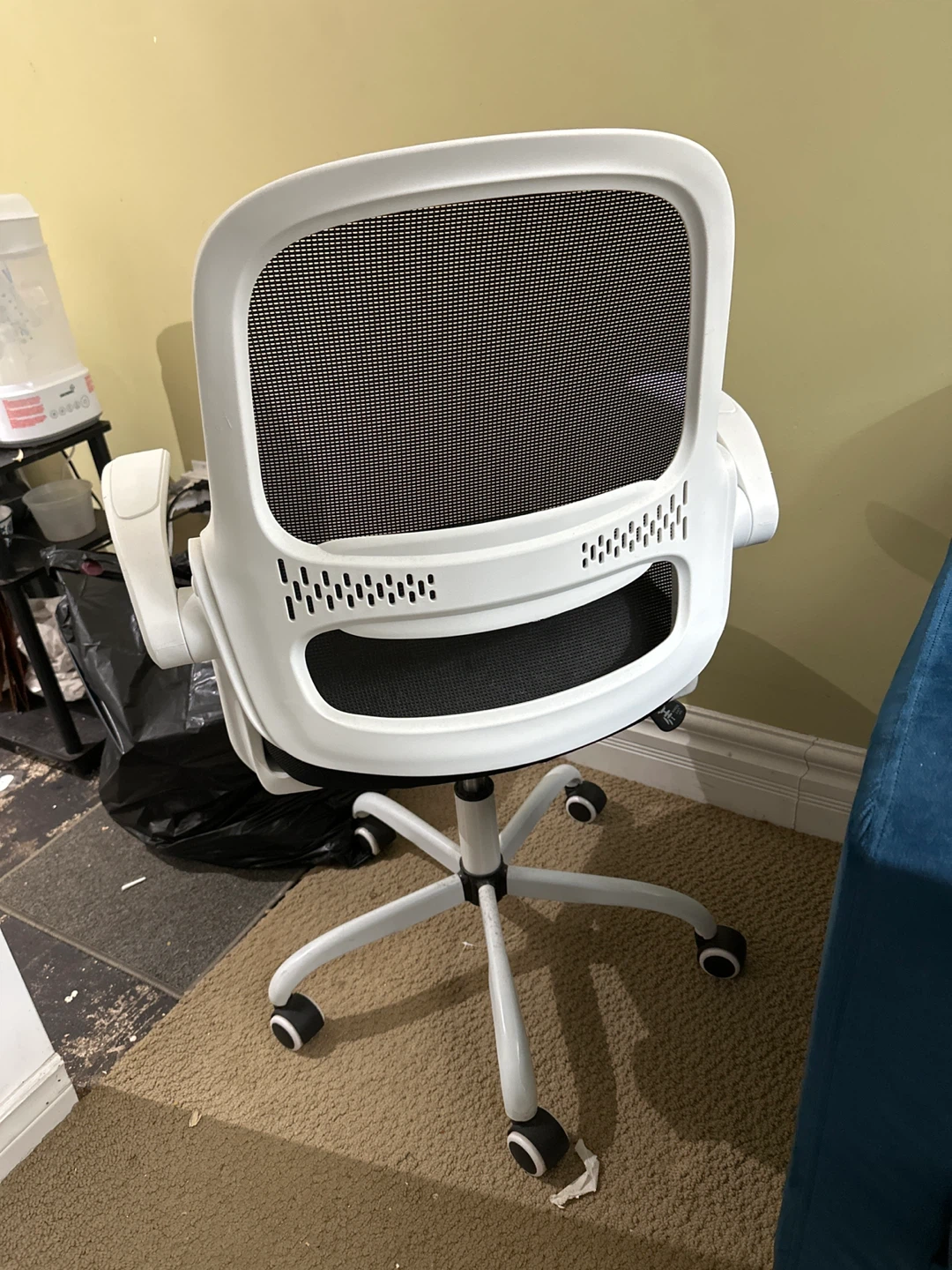 Ergonomics White and Black Mesh Office Chair - photo 3