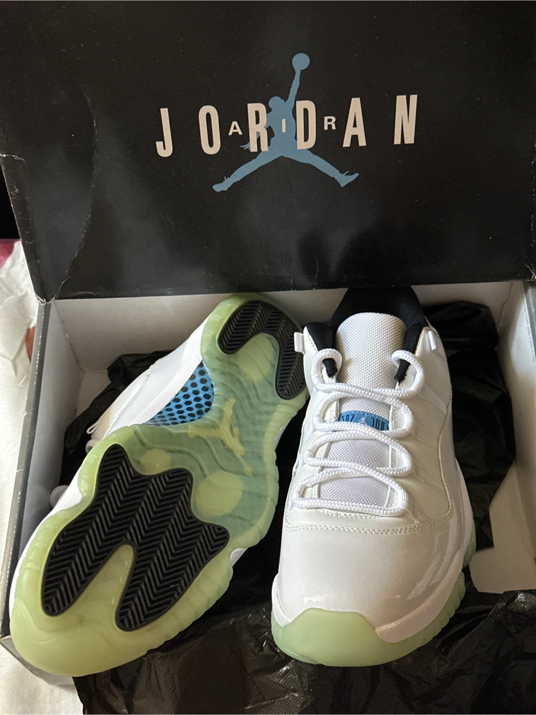 Air Jordan 11 Retro Low OG "Bleached Coral" Men's Size 12 - photo 3