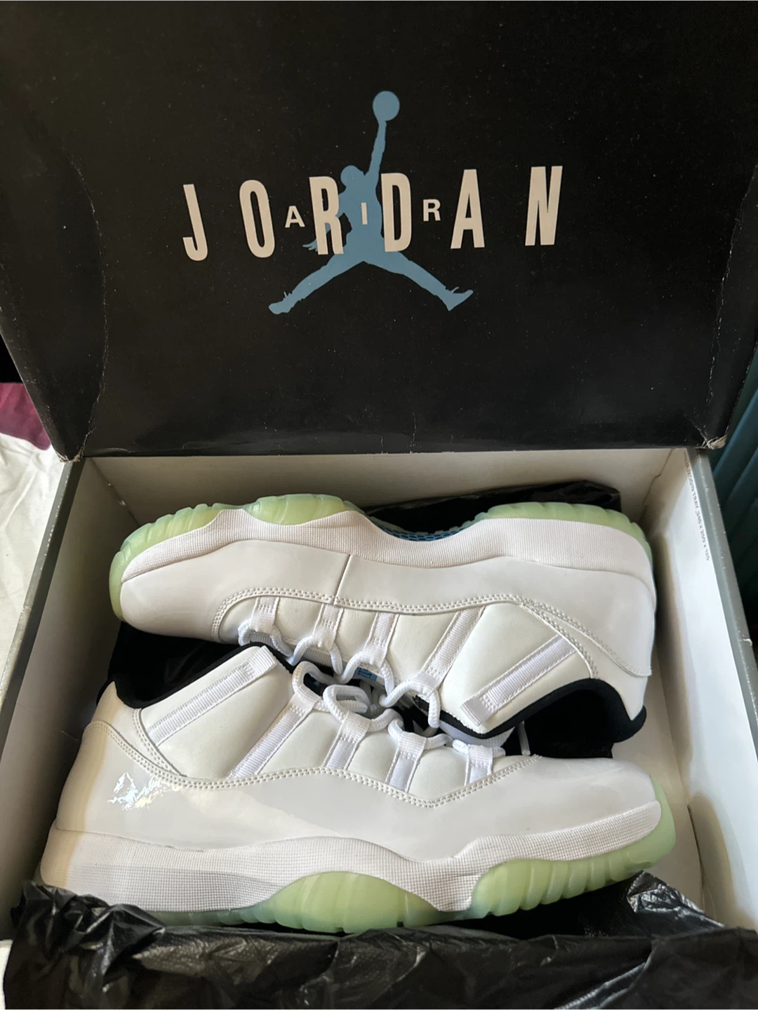 Air Jordan 11 Retro Low OG "Bleached Coral" Men's Size 12