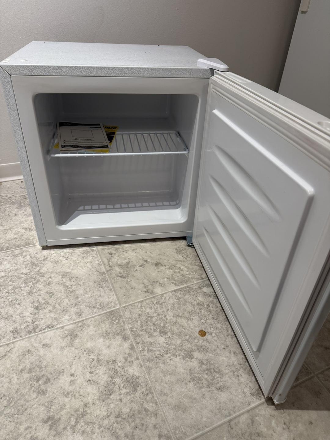 HOMCOM Upright Freezer Mini Fridge - photo 3