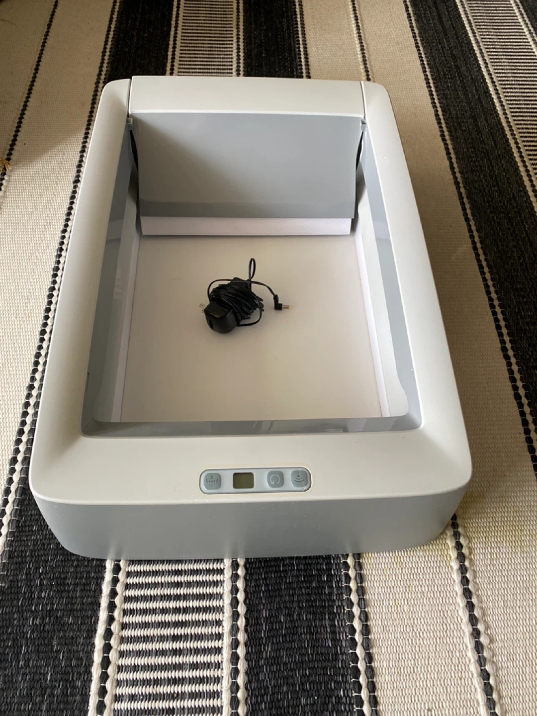 Pet safe Self cleaning electric cat litter box