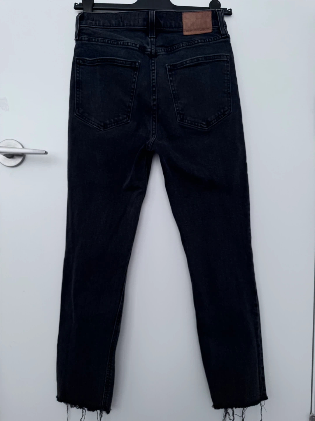 DENIM FORUM The Yoko High Rise Slim Jeans Size 28L - photo 3