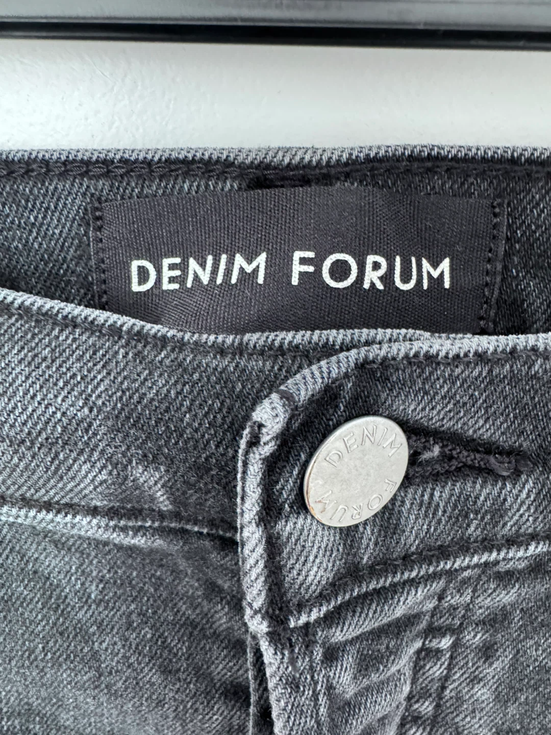 DENIM FORUM The Yoko High Rise Slim Jeans Size 28L