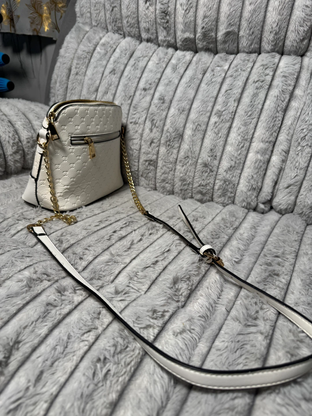 White crossbody bag with bee embellishment - photo 3