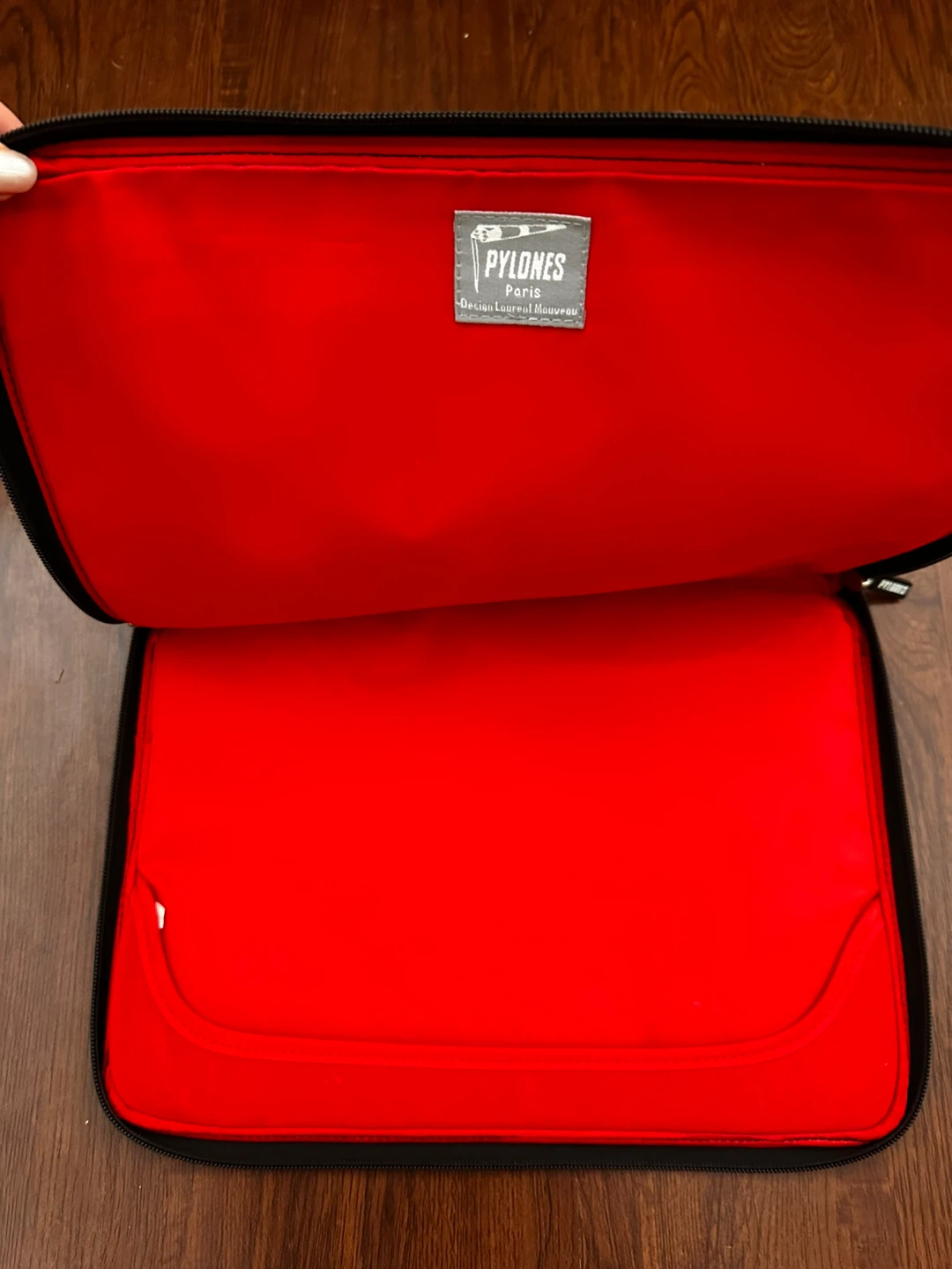 Pylones Paris Laptop Sleeve Case - photo 2