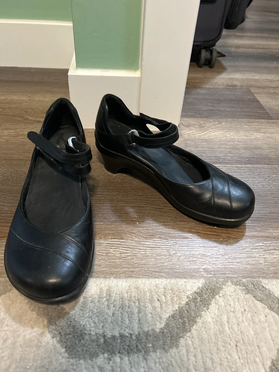 Aravon  Black Leather Mary Jane Shoes