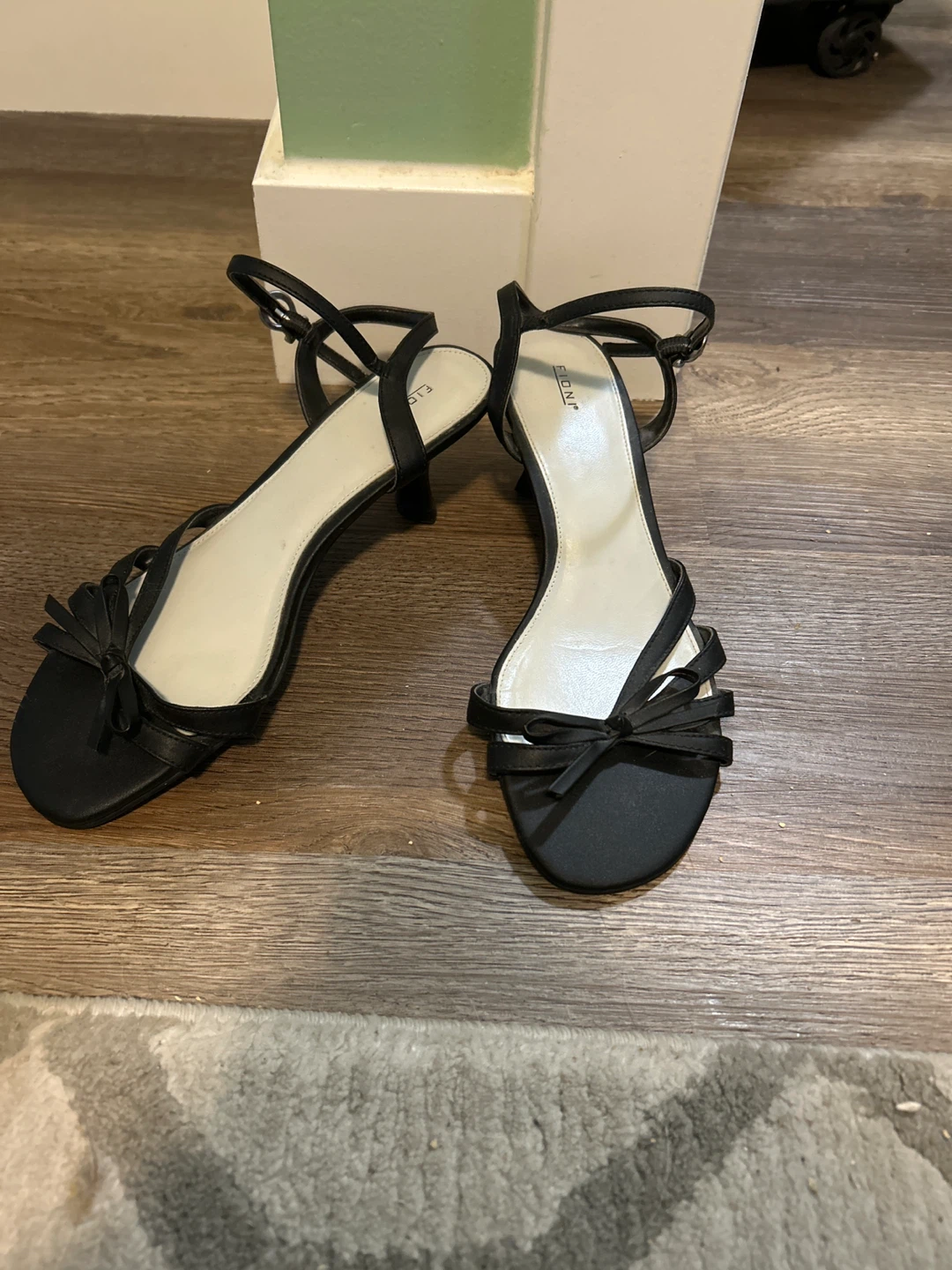 Black kitten heels