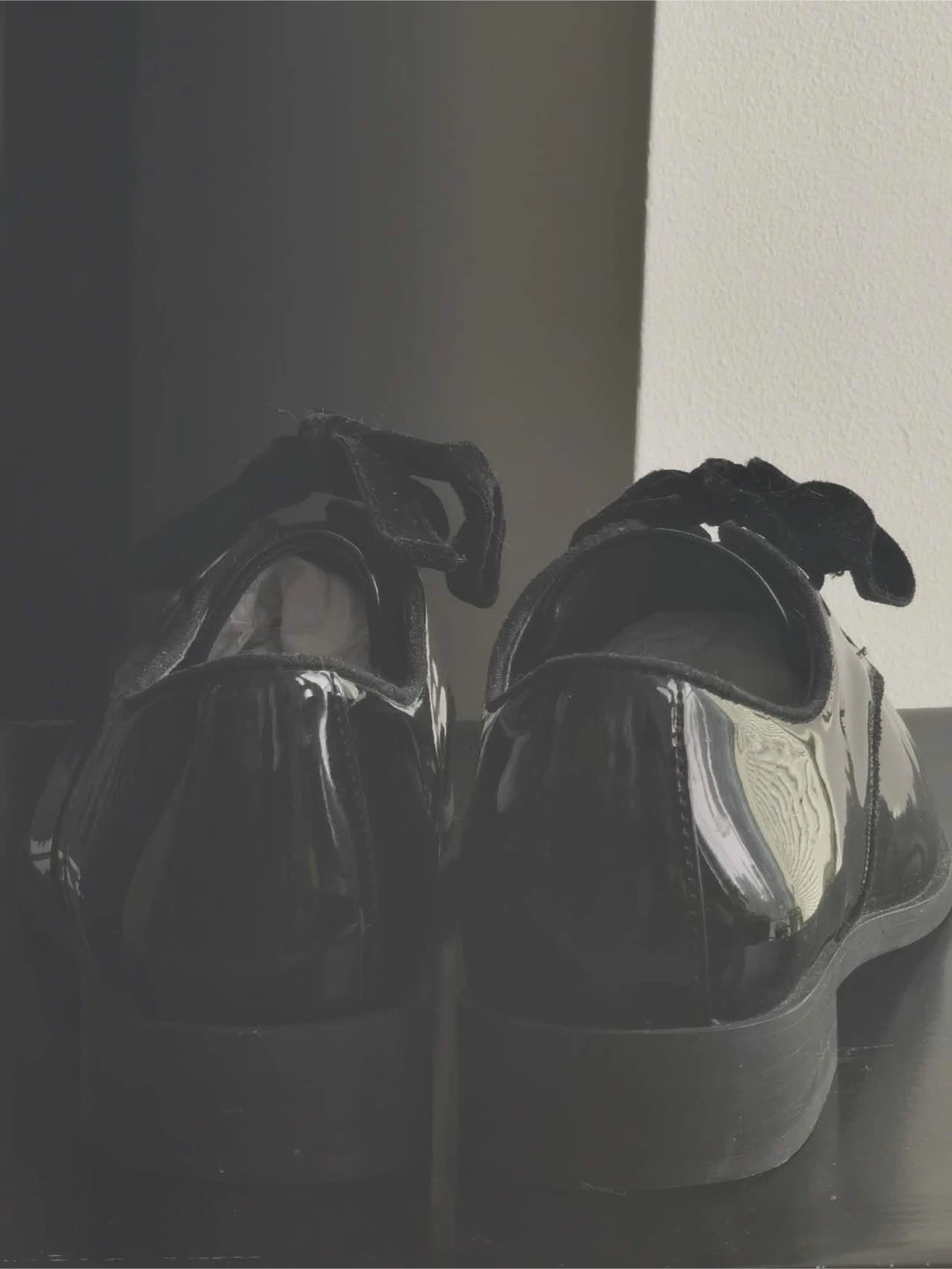 ALDO Black Patent Oxfords with Velvet Bows - photo 3
