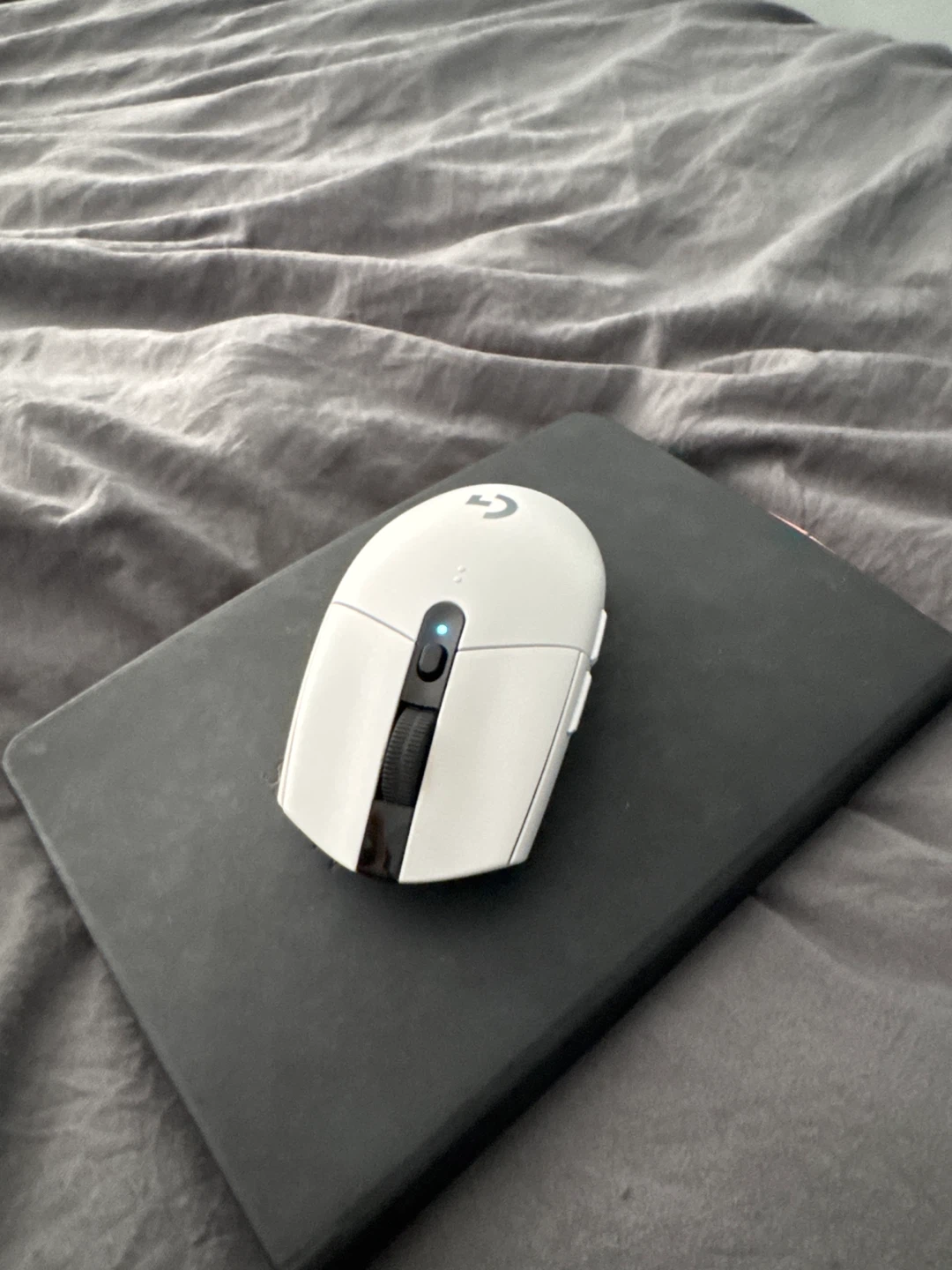 Logitech G305 Wireless Gaming Mouse - White - photo 2