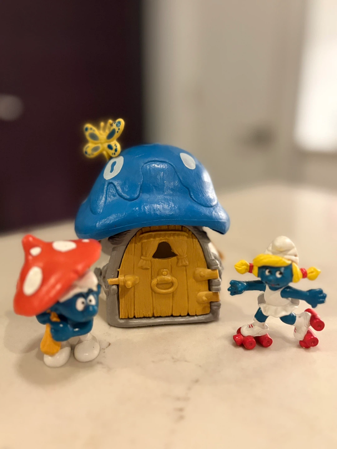 Vintage Schleich Smurf Mushroom Cottage House & Figurines